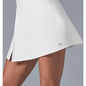 🤍ALO Yogo Alosoft Backspin Tennis Women's Mini Skirt in White Medium M